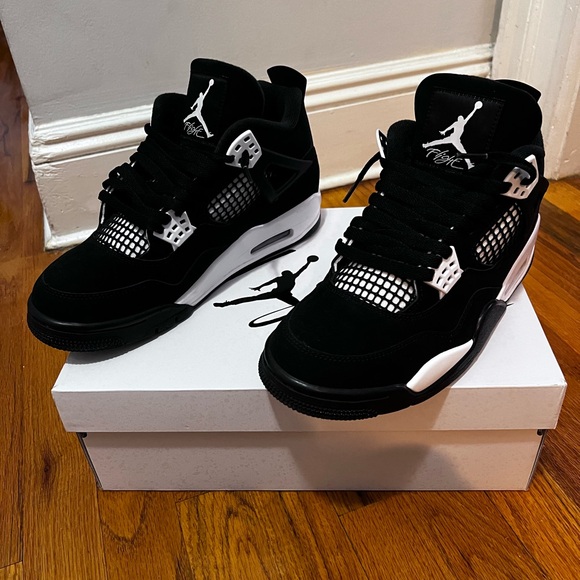 Air Jordan 4 Retro White Thunder - Picture 2 of 8